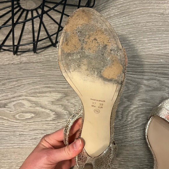 Gold heeled sandals - Picture 3 of 3